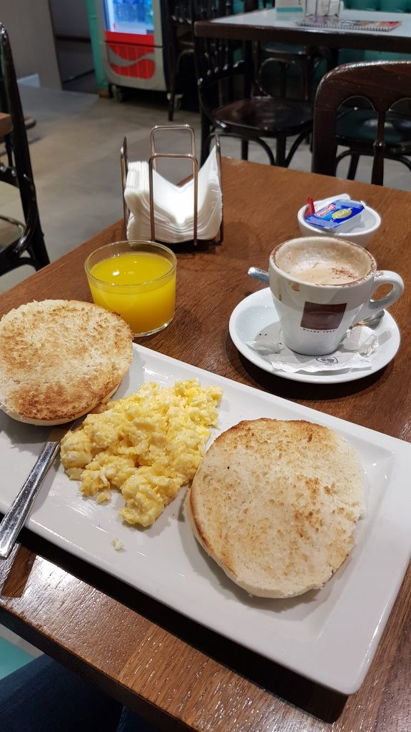 פדרל קפה מדריד - ארוחת בוקר